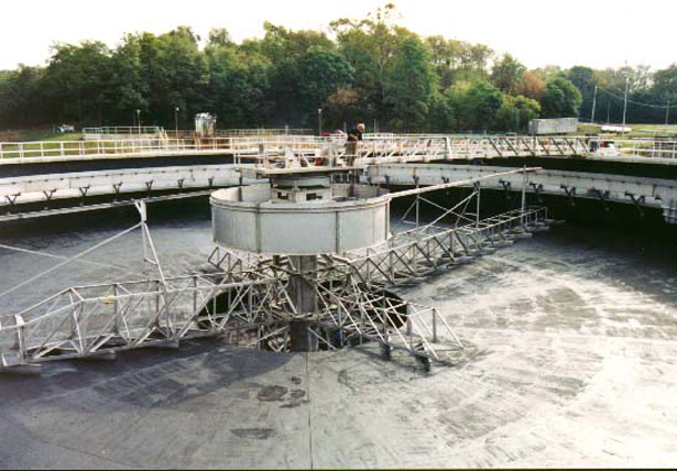  Column-Supported Center Feed Clarifier